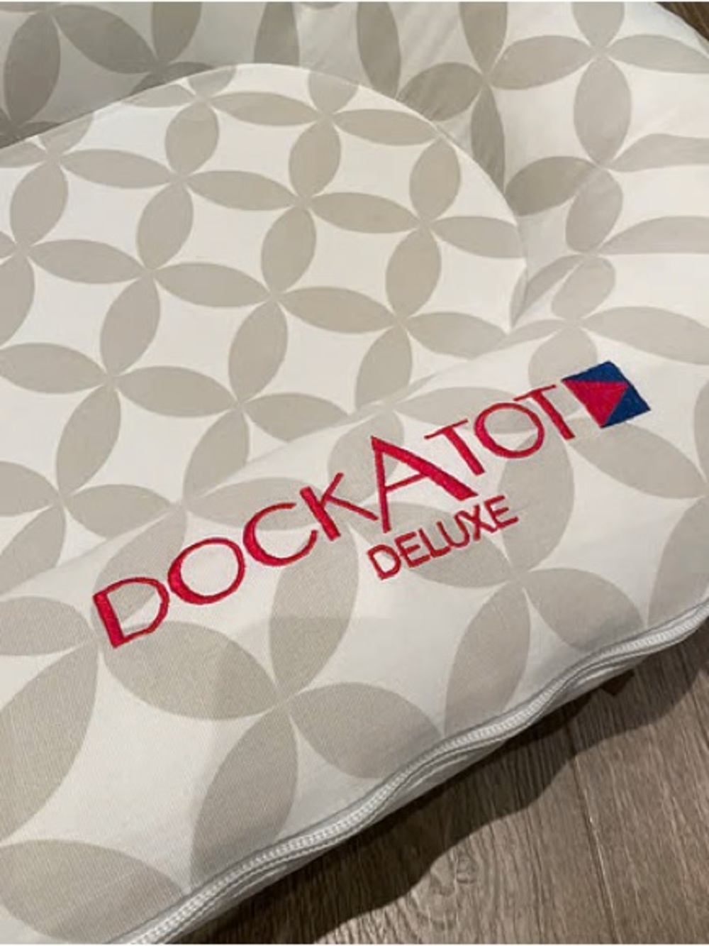 DockATot Deluxe COVER silver lining